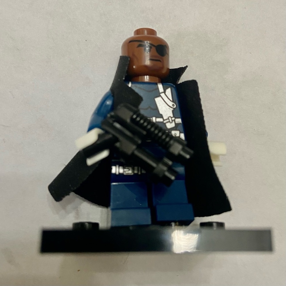 Black Cape Nick Fury, 2-inch Miniature Figure - Picture 7 of 8